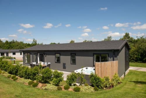 Juniper Lodge, 28 Roadford Lake Lodges, Roadford Lake, Devon, photo 1 of 5