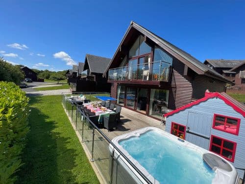 Lodge 27, Retallack Resort & Spa (Sleeps 10), St Columb Major, Cornwall, photo 1 of 2