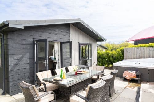 Foxglove Lodge, 31 Roadford Lake Lodges, Roadford Lake, Devon, photo 1 of 5