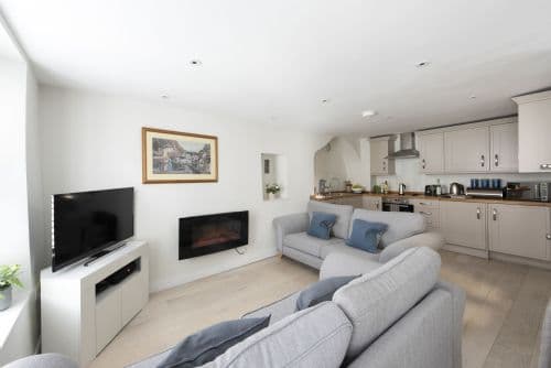 4 Quayside, Fowey, Cornwall, photo 2 of 5