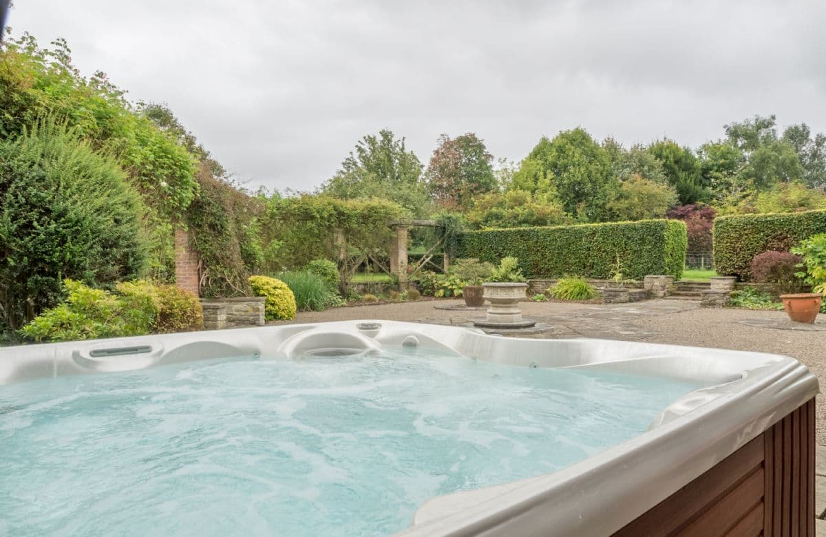 Bearwood House, Pembridge, Herefordshire, photo 2 of 3