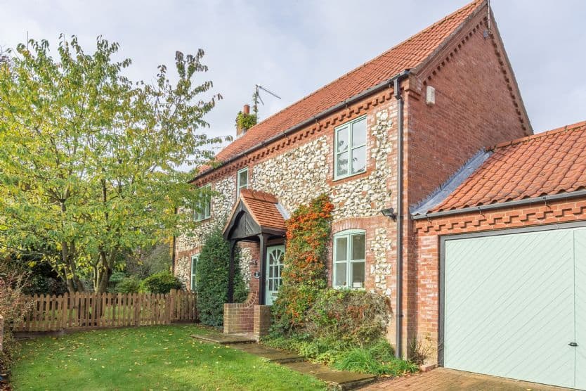 Owl Cottage (Woodside), Burnham Market, Norfolk, photo 1 of 1