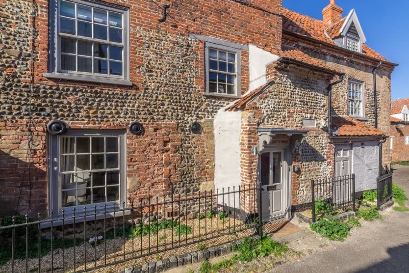 St Michael's Cottage, Wells-next-the-Sea, Norfolk, photo 1 of 3