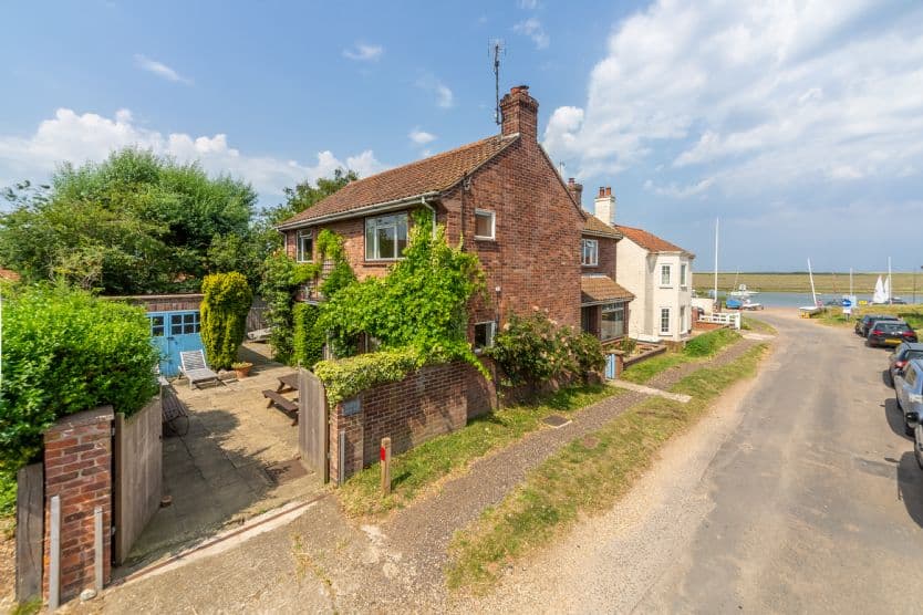 Hart's House, Burnham Overy Staithe, Norfolk, photo 1 of 3