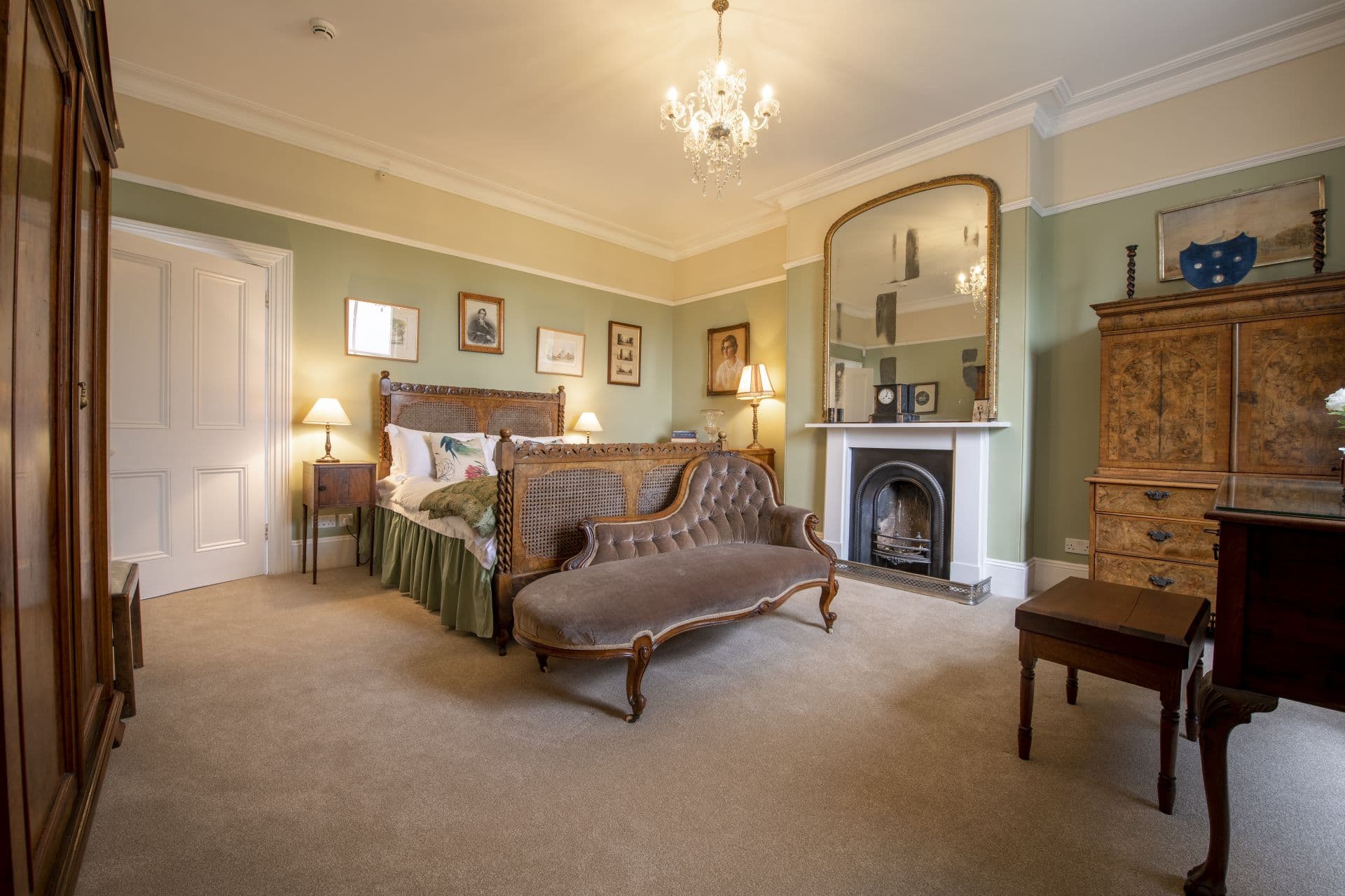 Upper Helmsley Hall, York, Yorkshire, photo 2 of 3