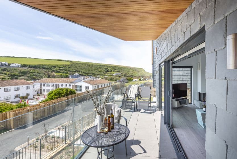 The Shore, Mawgan Porth, Cornwall, photo 2 of 3