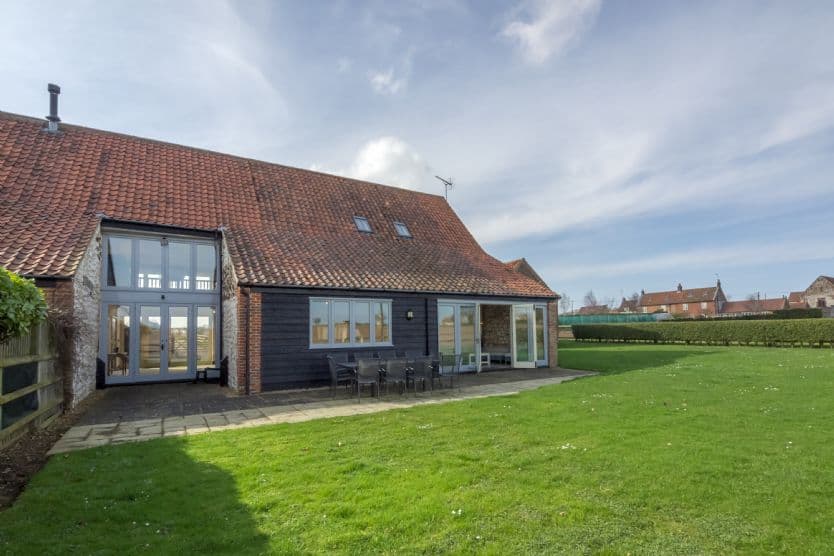 Geddings Farm Barn, Ringstead, Norfolk, photo 1 of 3