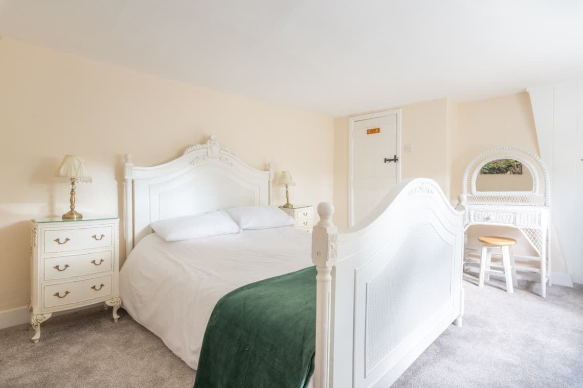 The Farmhouse, Brockenhurst, Hampshire, photo 7 of 12
