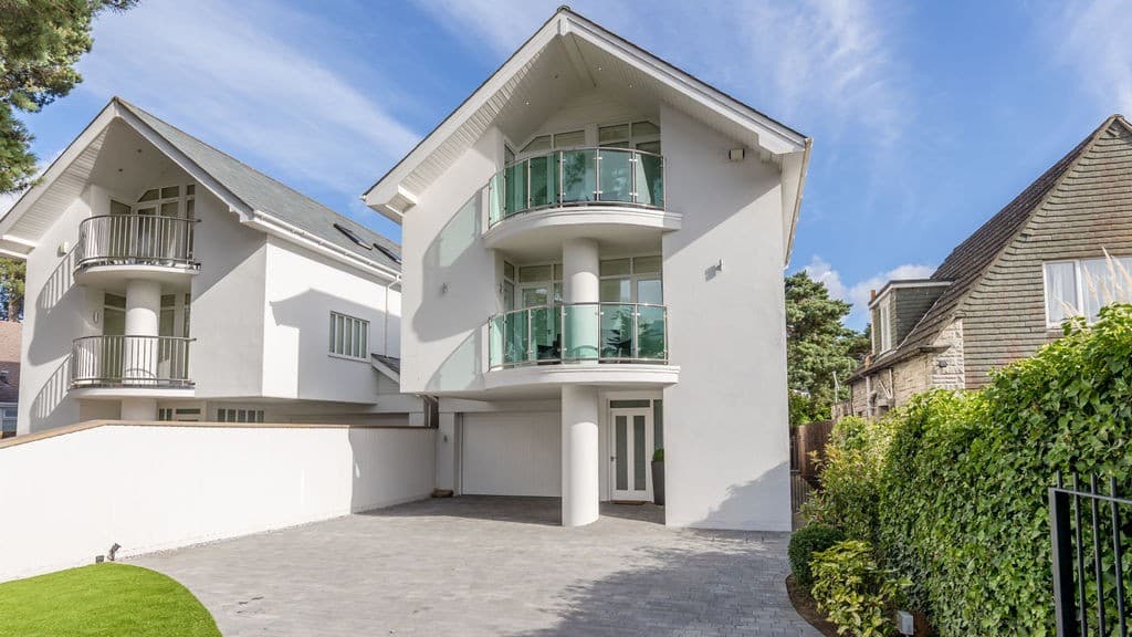 Allure, Sandbanks, Dorset, photo 1 of 12
