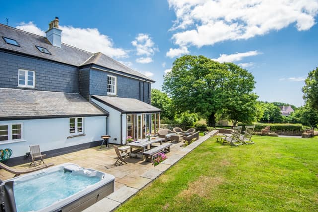 Bigbury Court Farmhouse, Bigbury, Devon