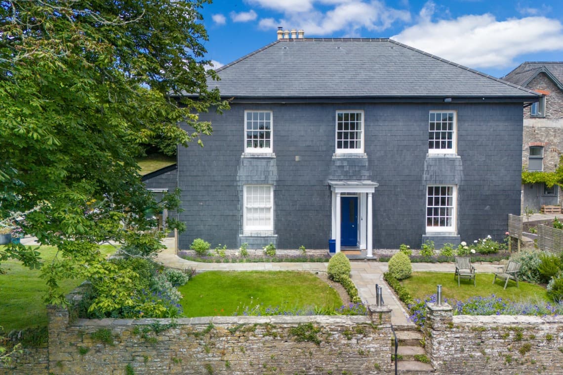 Bigbury Court Farmhouse, Bigbury, Devon, photo 2 of 12