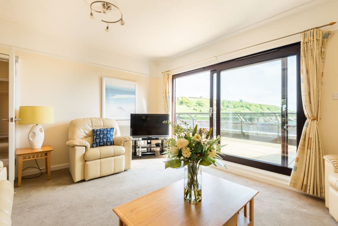 Penthouse, Maenporth, Cornwall, photo 11 of 12
